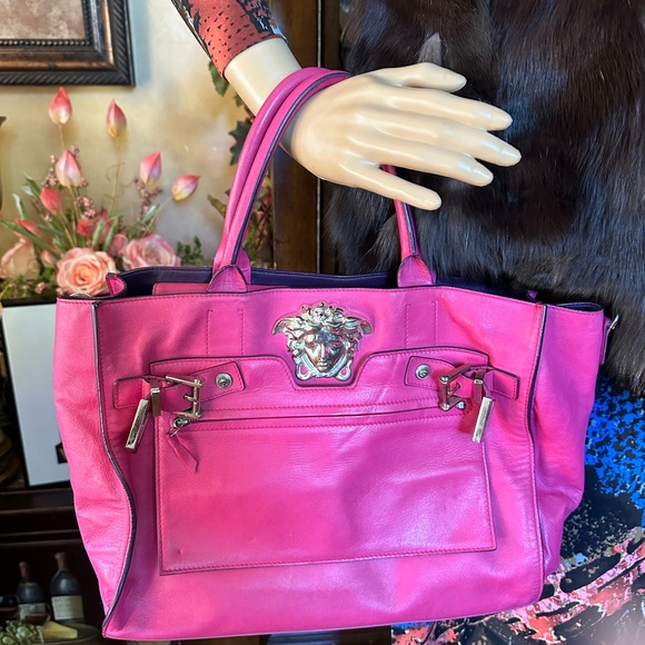 Gorgeous Large Versace Medusa Leather Handbag - Picture 5 of 14